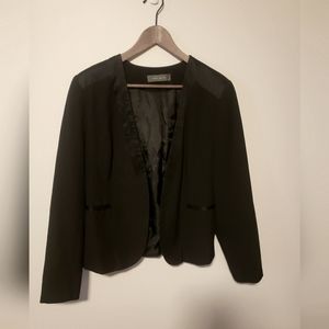 🎉10 Items For 10 Dollars🎉SUZY SHIER BLAZER